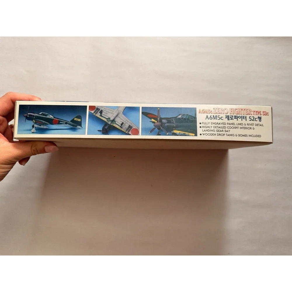 Academy 1/72 A6M5c Zero Fighter Type 52c WWII Military Airplane Model Kit 2176